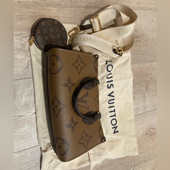 💯% Authentic Louis Vuitton Eastwest crossbody - Picture 8 of 13